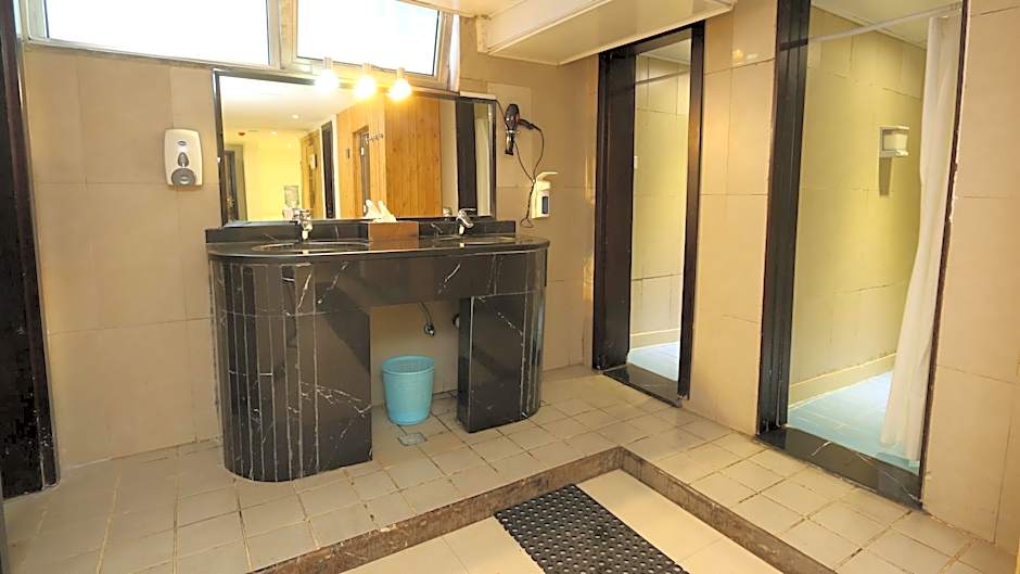 Elilly International Hotel