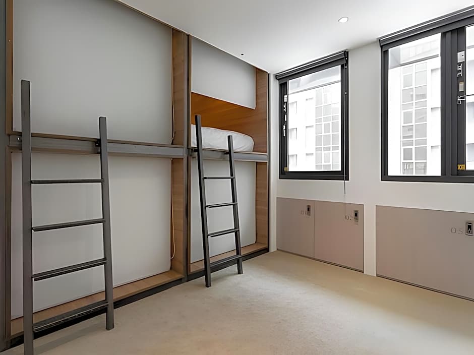 Bouti City Capsule Inn