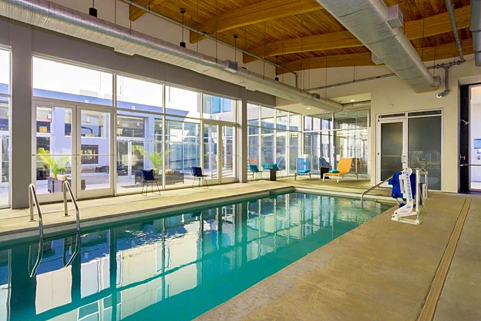 Aloft Charleston Airport & Convention Center