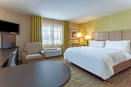 1 King Studio Ste Comm Mobil Access Tub