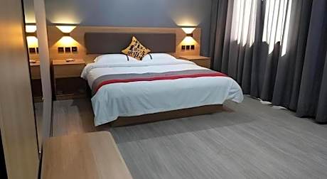 Jun Hotel Henan Sanmenxia Dennis Plaza