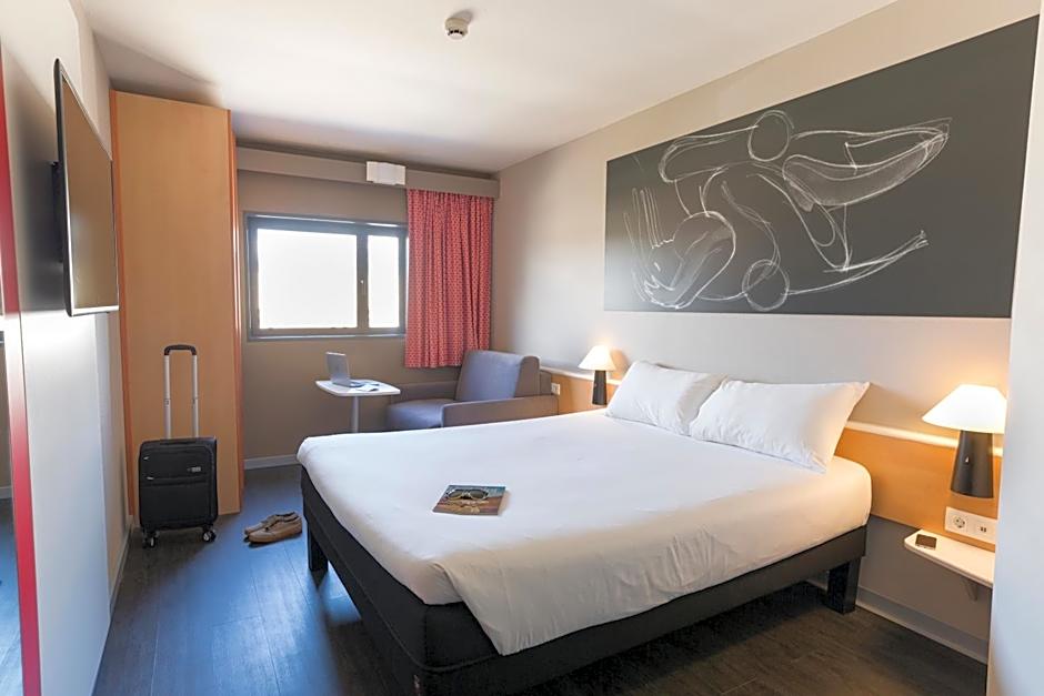 ibis Valencia Bonaire Airport Hotel