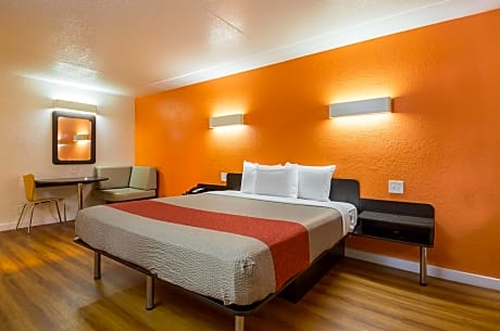 Motel 6-Garland, TX - Northeast Dallas