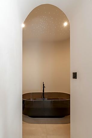 Deluxe Double Room with Bath