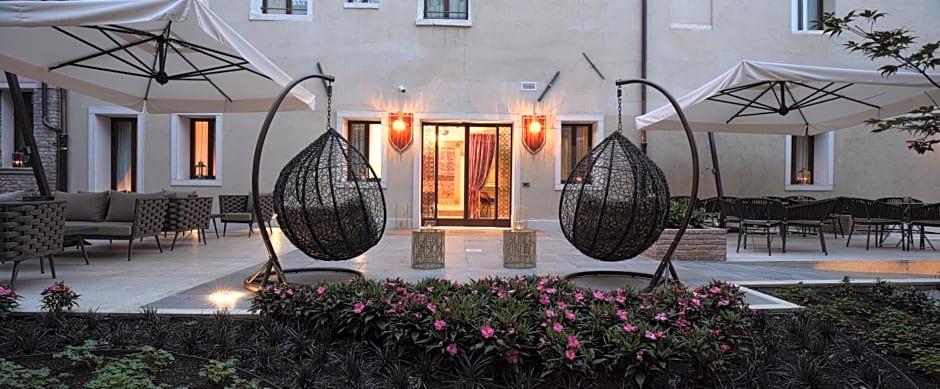 Santa Croce Boutique Hotel