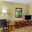 Extended Stay America Select Suites - Greensboro - Wendover Ave. - Big Tree Way