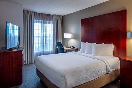 Two-Bedroom Suite with Roll-In Shower - Mobility Accessible