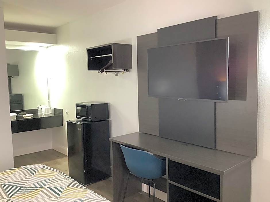 Motel 6-Memphis, TN - East