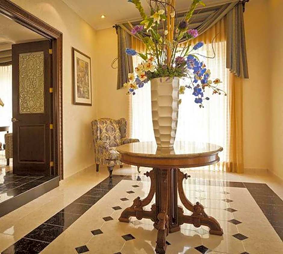 Hotel Plaza Colonial