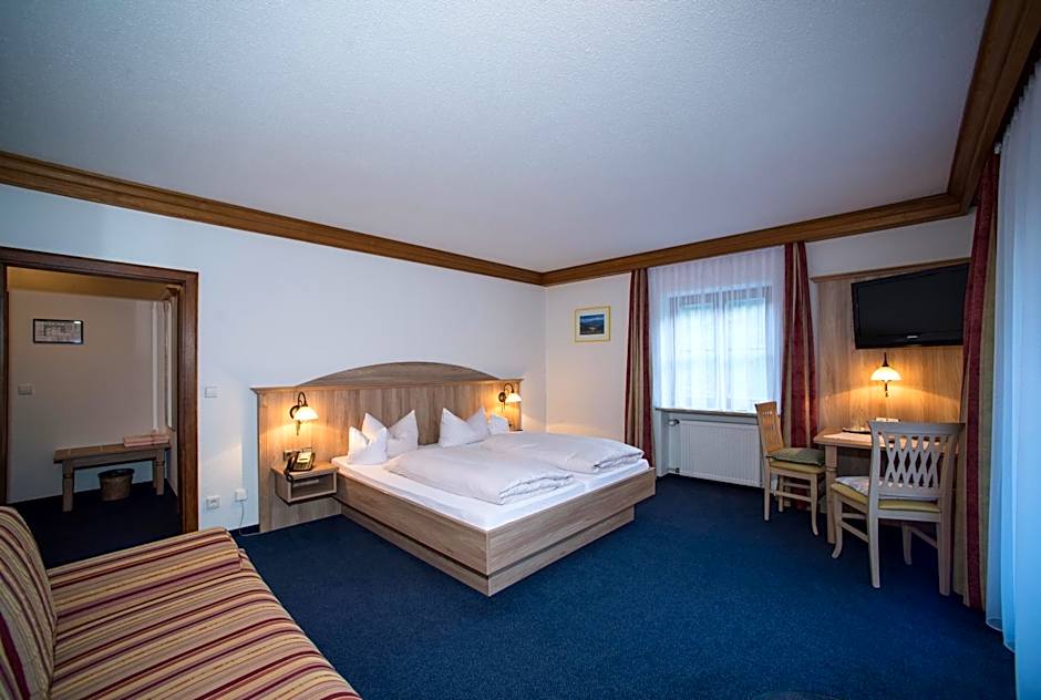 Aktivhotel & Gasthof Schmelz Ihr familienfreundliches Urlaubs Hotel mit Wellness, Almsauna, Chiemgau Karte