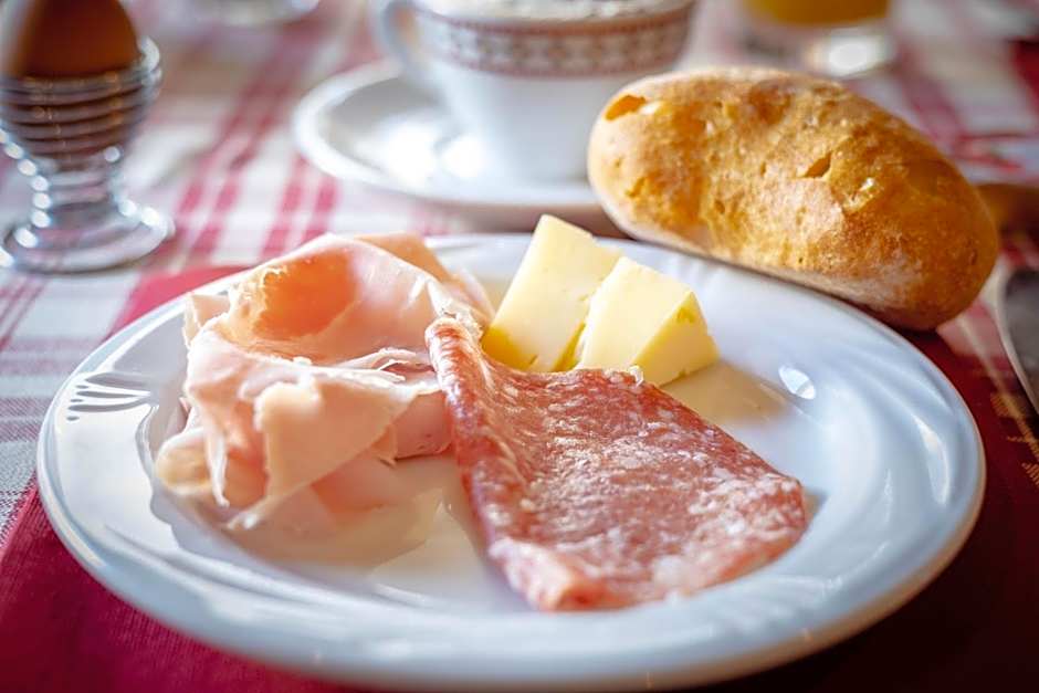 Hotel & Ristorante Serenella