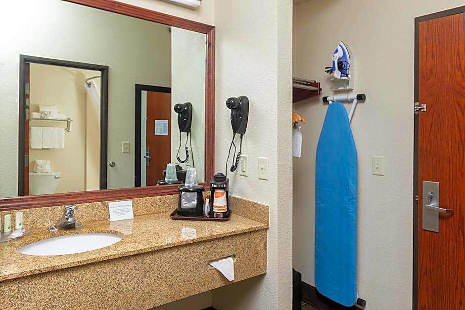 Quality Inn & Suites Mount Vernon