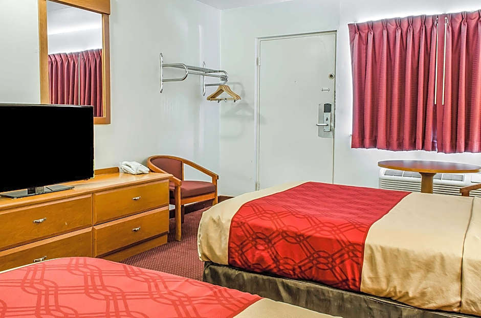 Econo Lodge Northeast