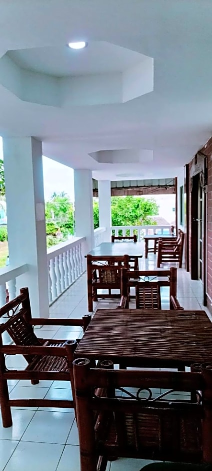 The Victorian by Stevrena Accommodations