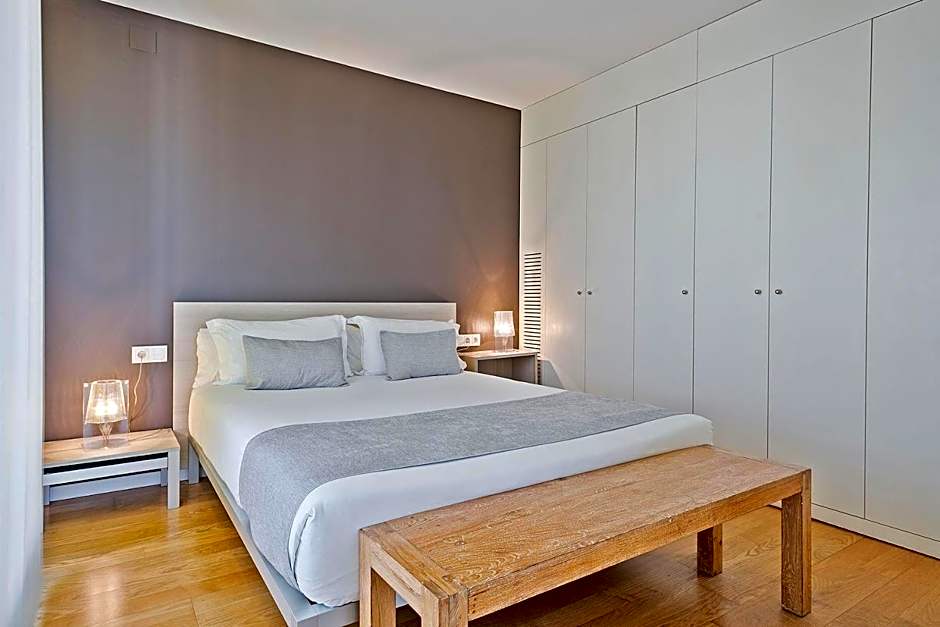 Lugaris Beach Apartments