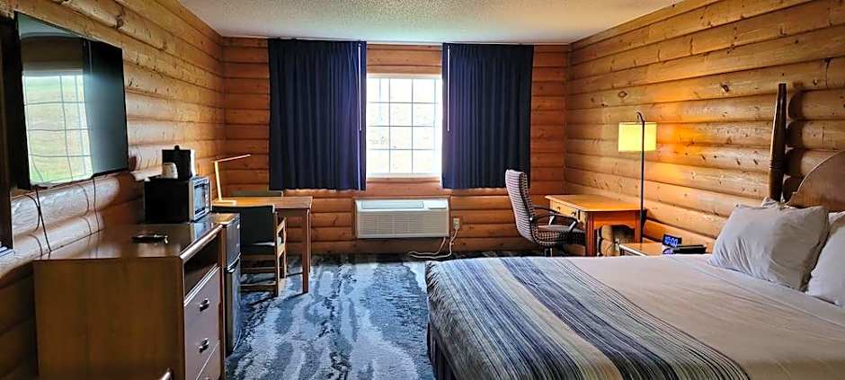 Days Inn & Suites by Wyndham Williamsburg IA North
