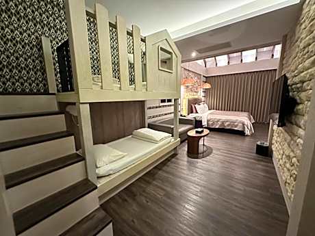 Premium Quadruple Room (Check-in After 21:00)