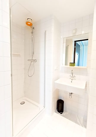 Private 4-bed Room (2 Twin Bunk Beds)