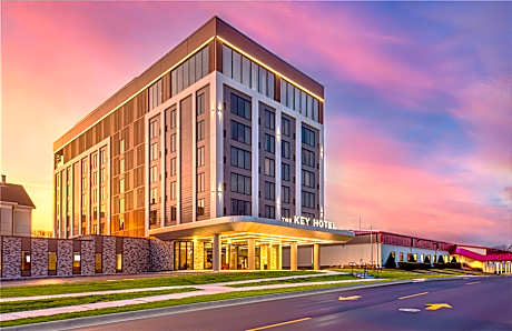 The Key Hotel Dubuque, Tapestry Collection by Hilton