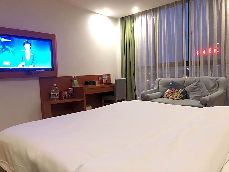 Vatica Hotel Fuyang Linquan Tenghui International City Branch