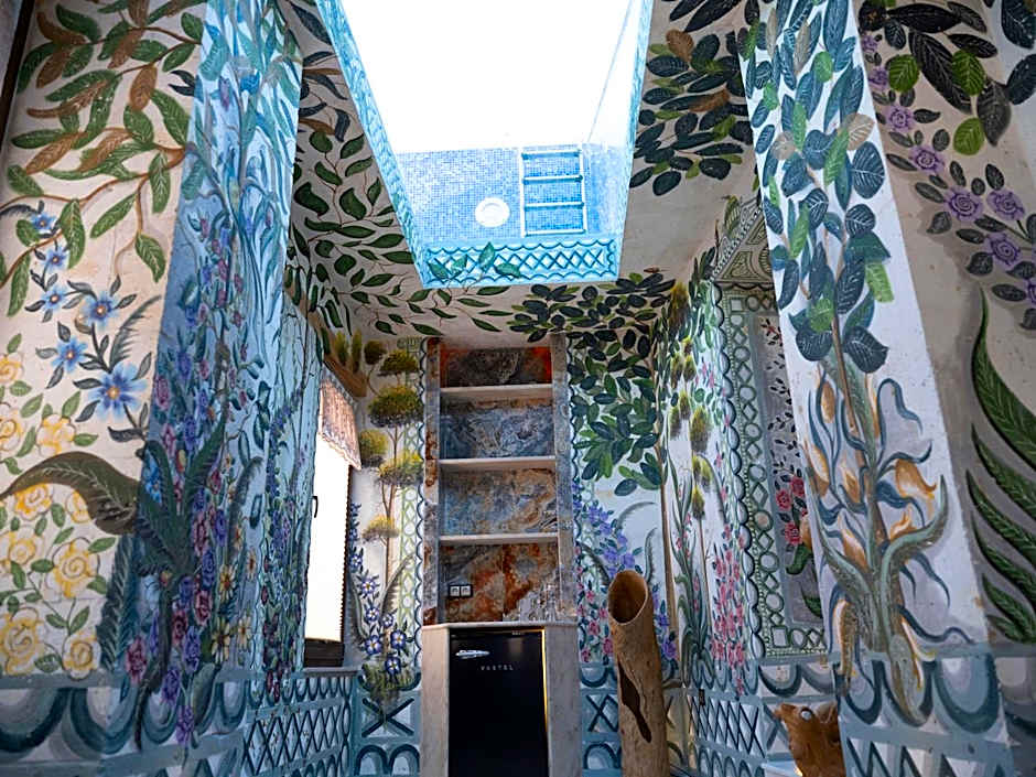 Elika Cave Suites & Spa