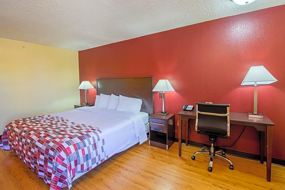 Red Roof Inn & Suites Indianapolis Airport