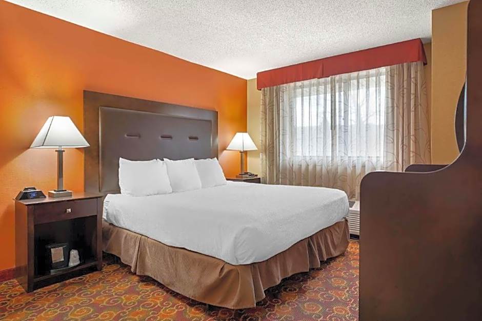 Best Western Plus The Inn At Sharon/Foxboro