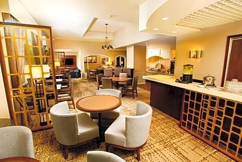 DoubleTree by Hilton Rochester - Mayo Clinic Area