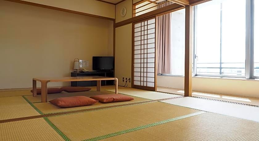 Shin Osaka Youth Hostel