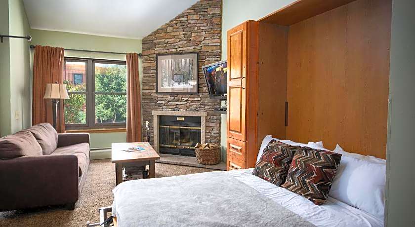 River Mountain Lodge