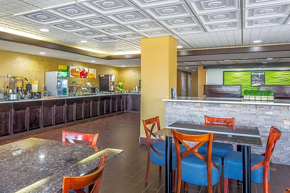 Quality Inn & Suites near Robins Air Force Base