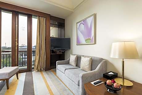 Grand Deluxe Room City View - King