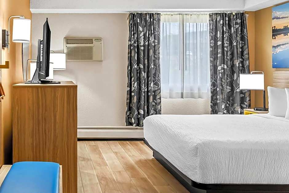 Days Inn by Wyndham Helena