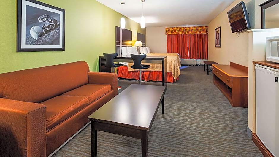 Best Western Cooperstown Inn & Suites
