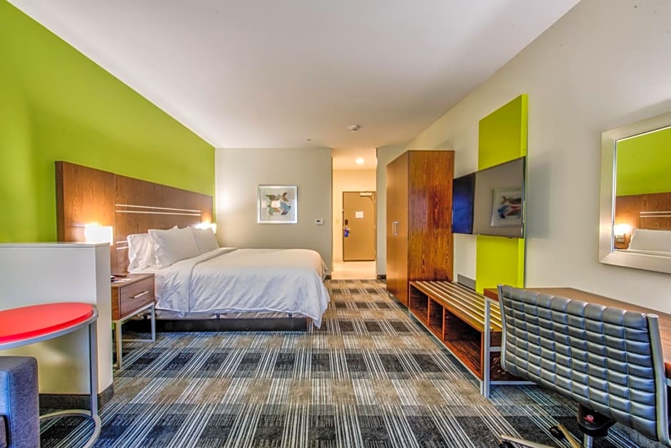 Holiday Inn Express & Suites - Farmers Branch, an IHG Hotel