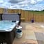 Thistle Pod Farm Stay with Hottub Sleeps 2