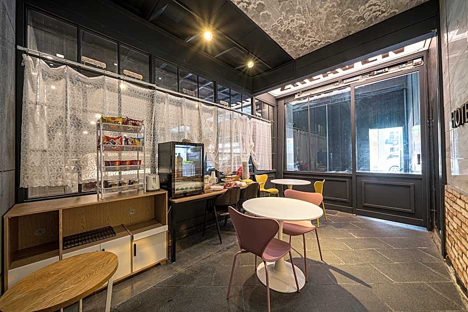 Hound Hotel Changwon - Jinhae Yongwon