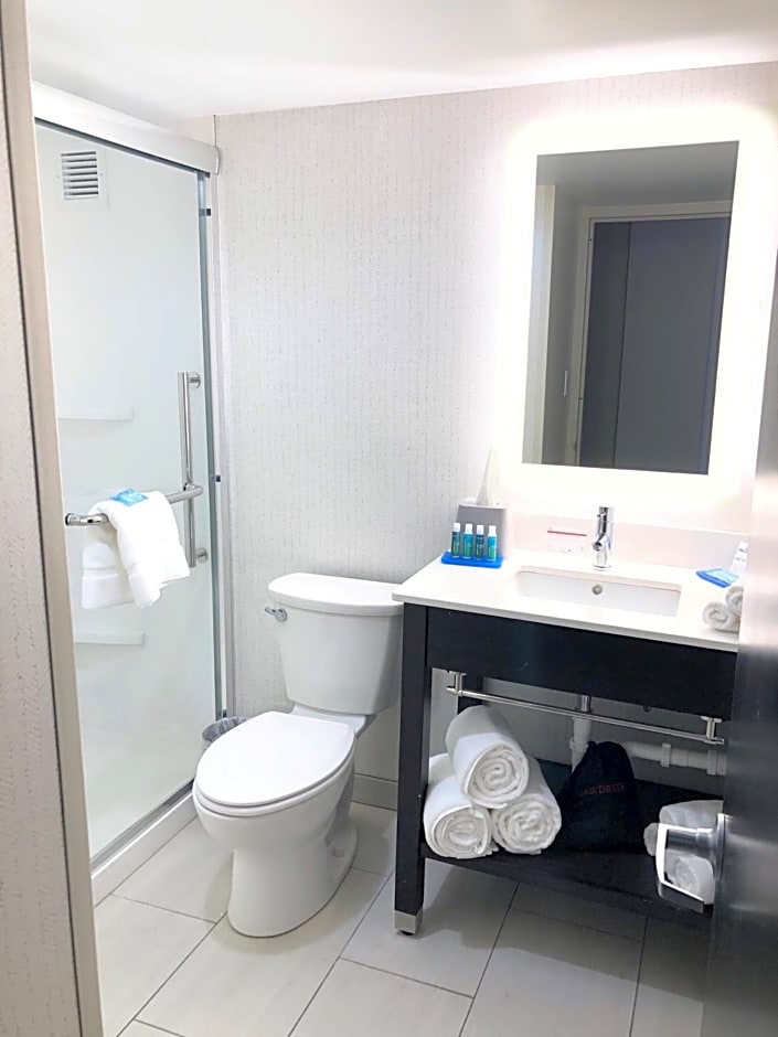 Holiday Inn Express Richmond - Midtown, an IHG Hotel