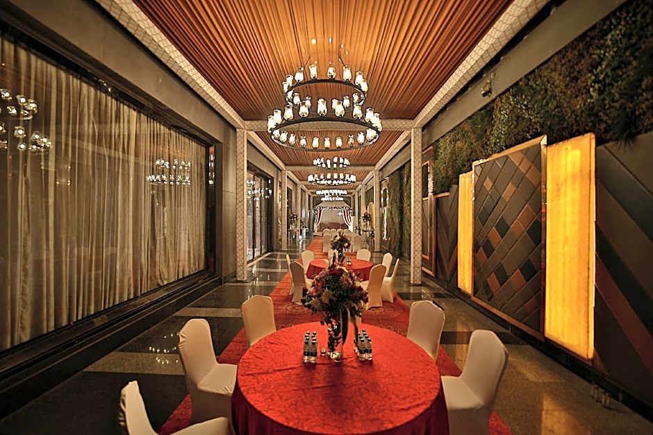 Radisson Blu Towers Kaushambi Delhi NCR