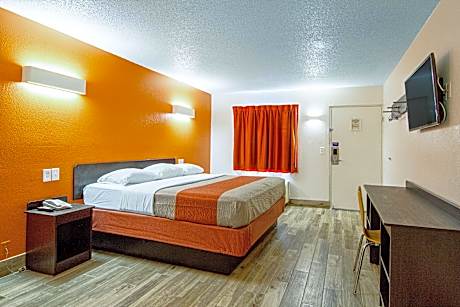 1 KING BED | SUITE NSMK HOT TUB