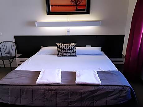 Queen Bed
