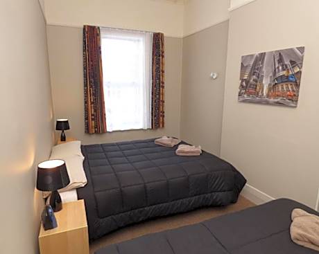 One-Bedroom Apartment (sleeps 5)