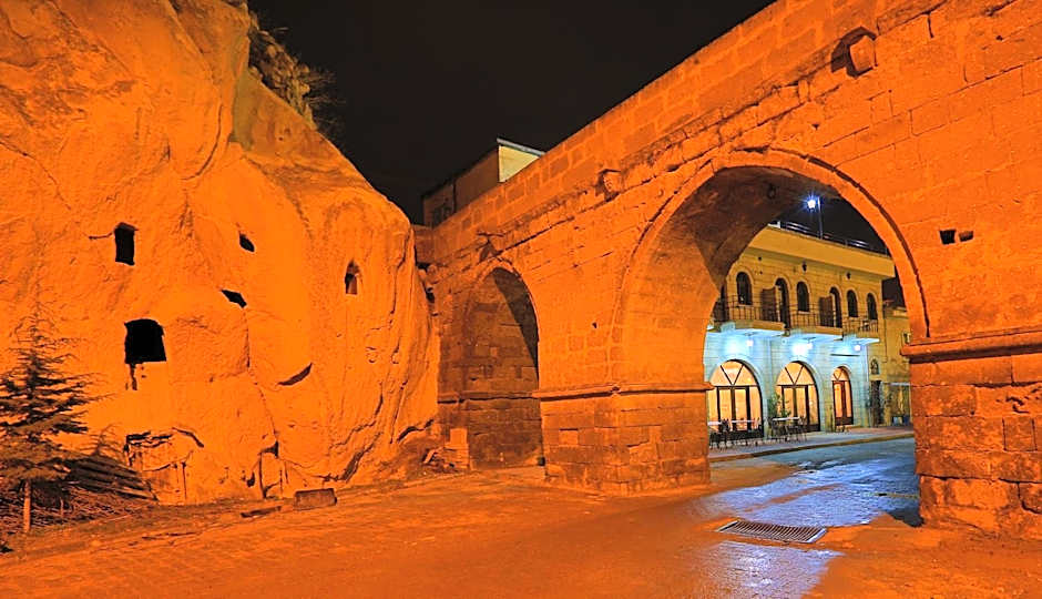 Jerveni Cave Hotel