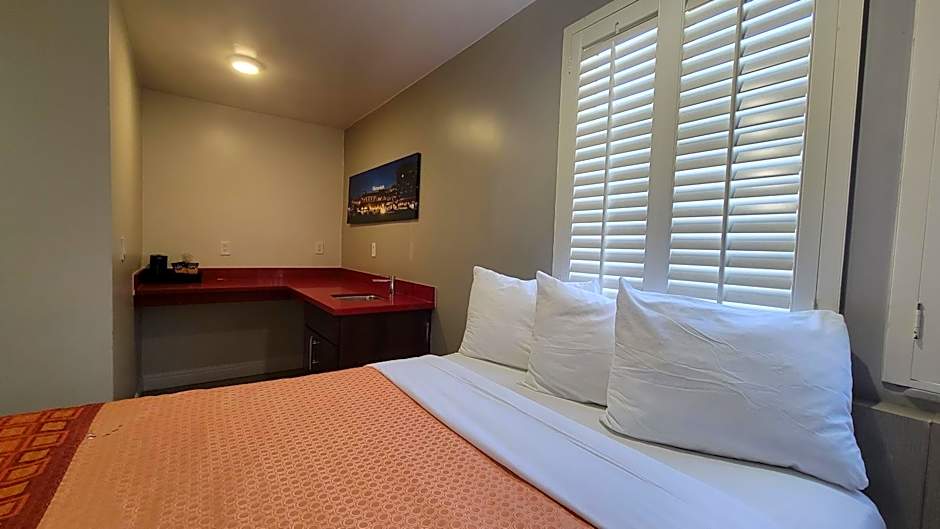 Presidio Parkway Inn