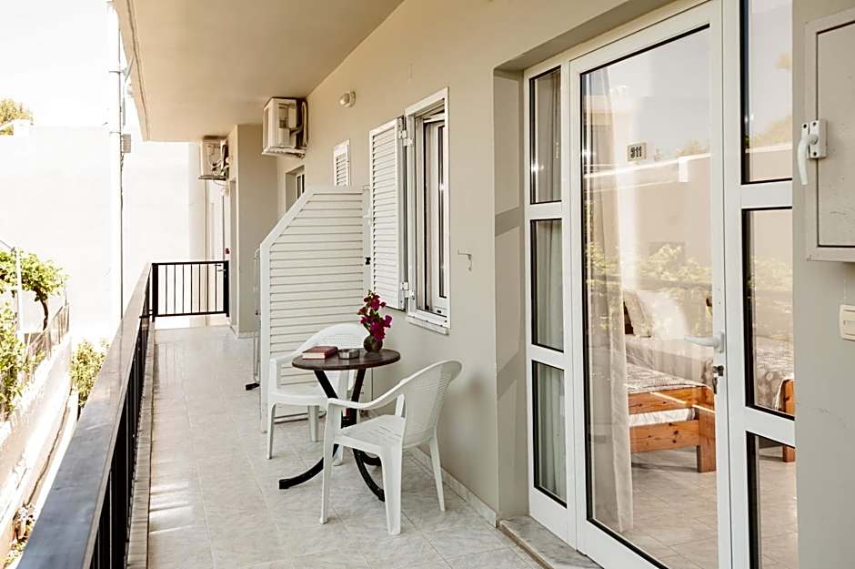 Niriis Hotel