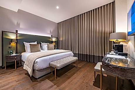 The Goldstone, 2 Bedroom Deluxe Suite, Bedroom 1: 1 King, Bedroom 2: 1 King