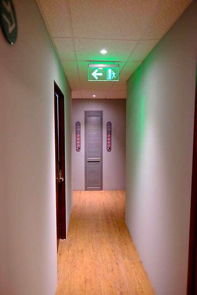 izZzleep Aeropuerto Terminal 2