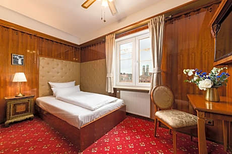 Deluxe Single Room with Courtyard View