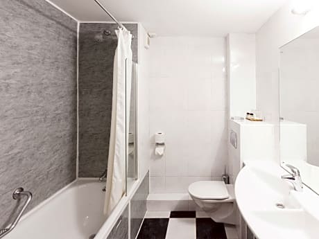 2 Single Beds Non-Smoking Classic Room