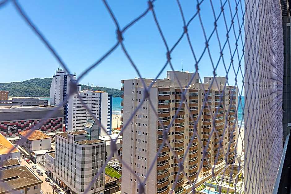Apartamentos a Beira Mar, Aconchegantes e Modernos, a 3 Minutos da Praia com Ar Condicionado, Sacada Gourmet, Garagem e Portaria 24h
